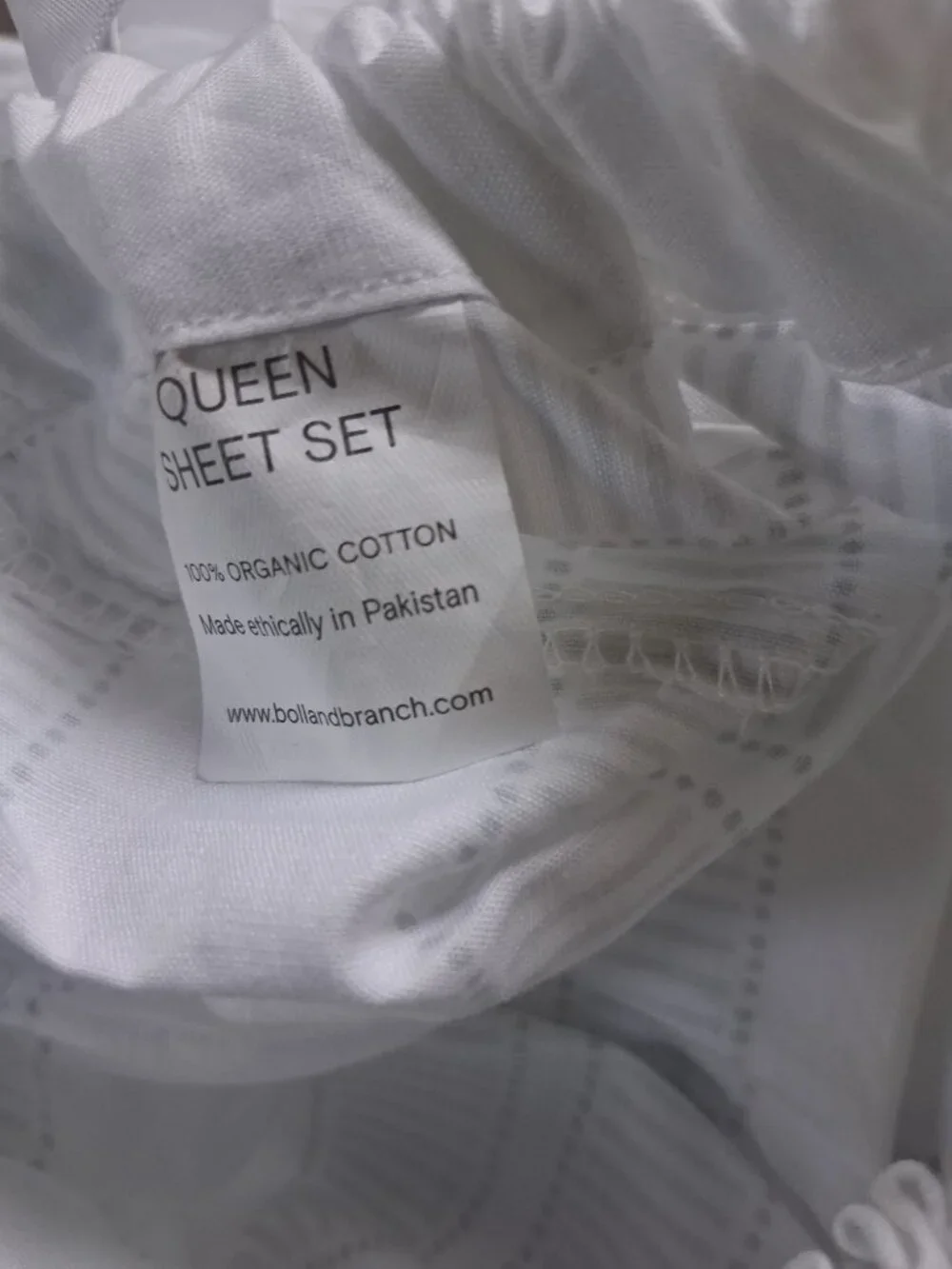 Boll & Branch White Grey Serrated Stripes Queen Percale Hemmed Sheet Set. FLAWS